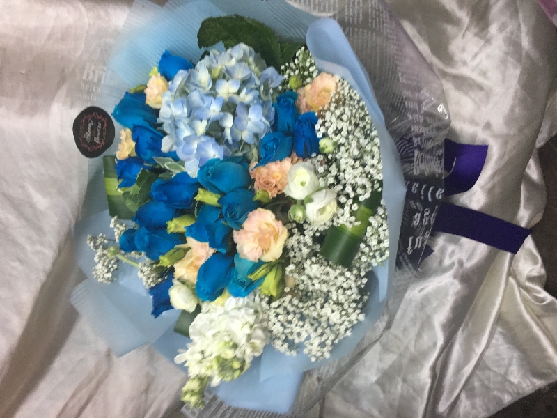 B101藍繡+染色藍玫瑰