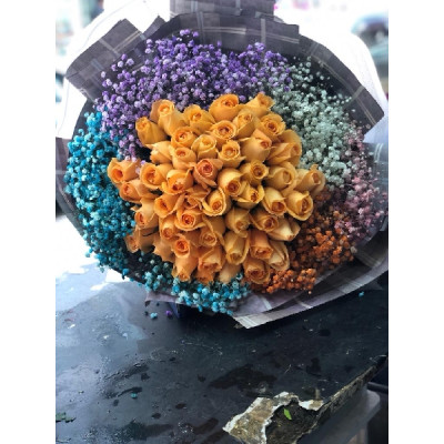 B162 99支玫瑰十什色星花